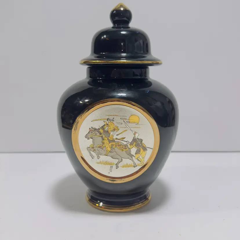 #1292 The Art of Chokin 9" Samurai Warrior Japan Ginger Jar Gold & Silver Tone Decorate Lidded Black Jar