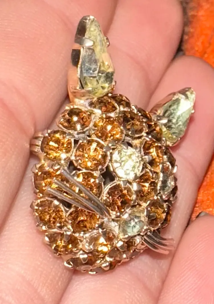 Warner AB Rhinestone Gold Tone Cat Face Brooch Pin Vintage