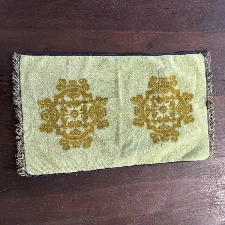Vintage 1970's Avocado Green Hand Towel.