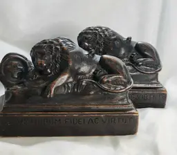 Vintage Helvetiorum Fidei ac Virtuti Sculpture Lion of Lucerne Bookends Mahagony