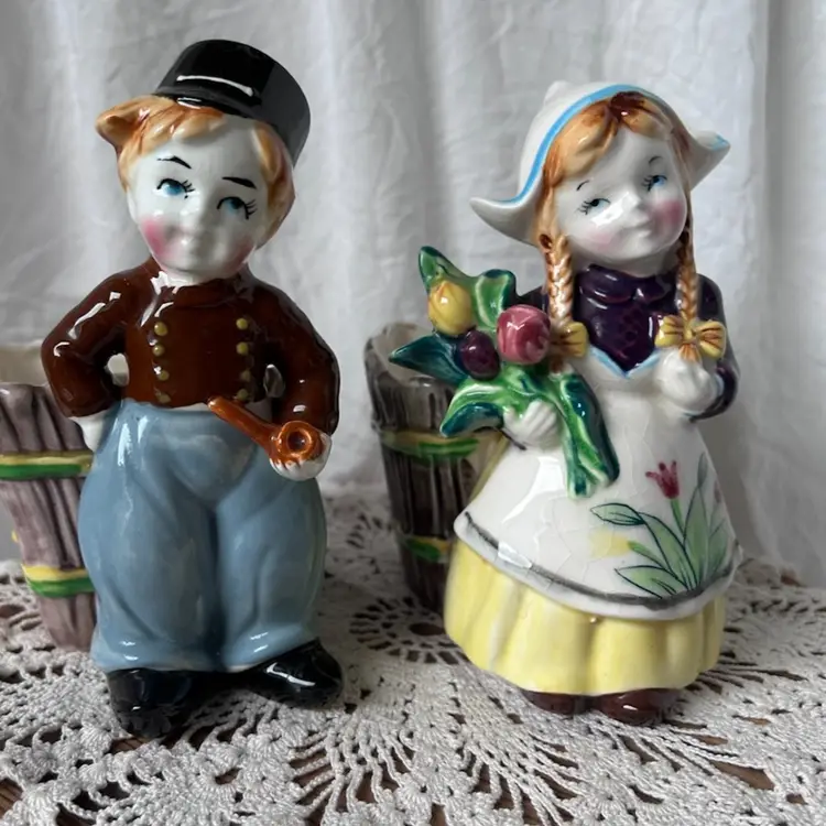 VINTAGE NAPCO DUTCH BOY & GIRL CERAMIC PLANTERS #K662 MCM