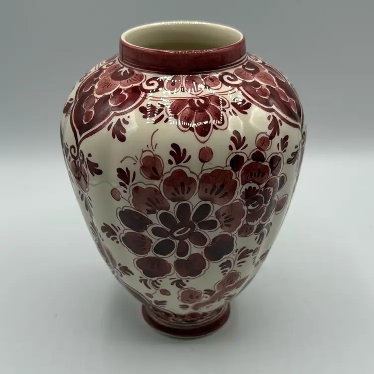 Regina Delft Holland Red Vase: Possible Was A Ginger Jar…
