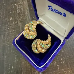 Vintage Clip On Earrings