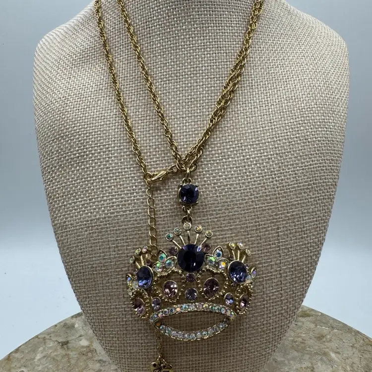 # 8 BETSEY JOHNSON CROWN LONG NECKLACE