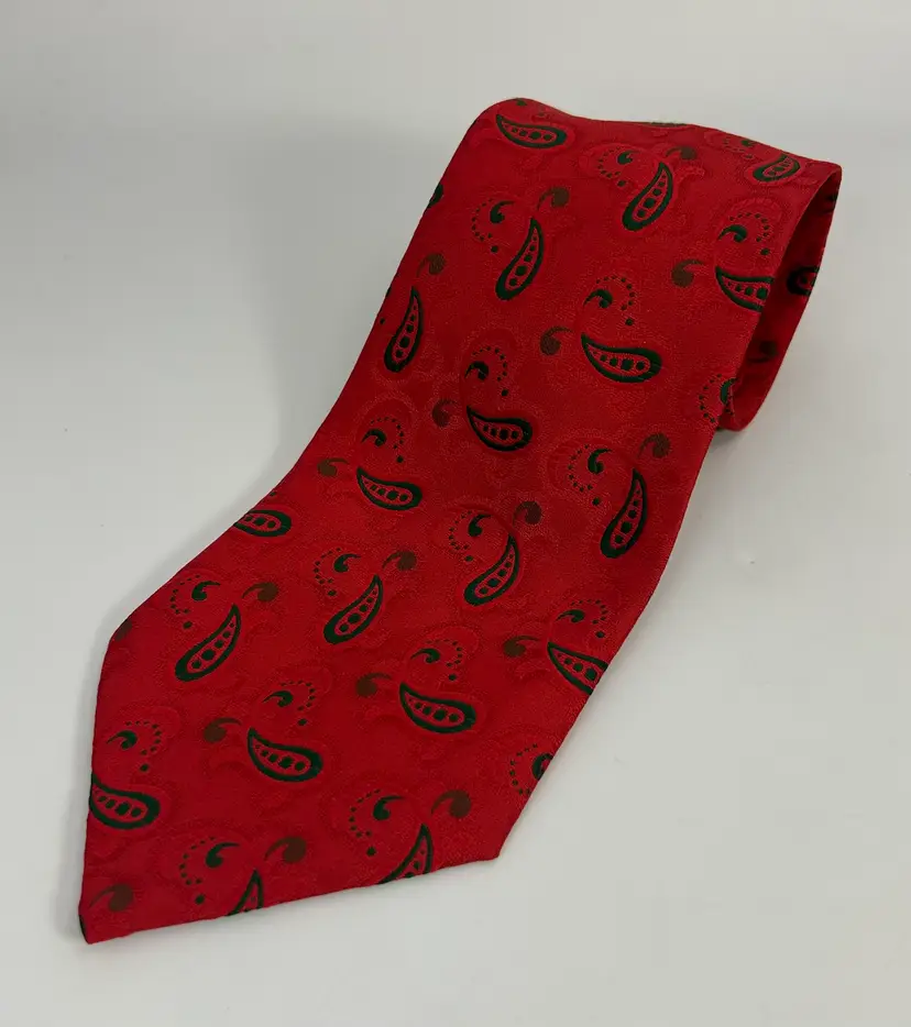 Vintage Commodore Trevira 100% Polyester Red and Green Paisley Design Tie 54" x 4.25"