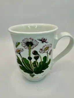 Portmeirion Botanic Garden Bellis Perennis Daisy Mug  11.5 oz