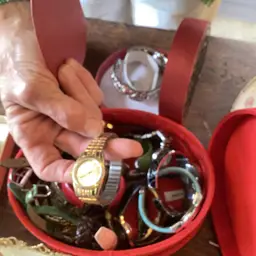 #09 - Lots Of Vintage Watches