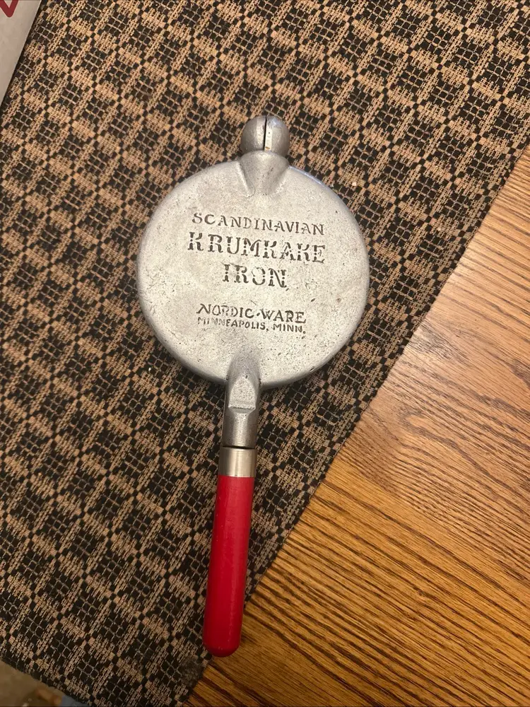 Vintage Nordic Ware Norwegian Krumkake and Pizzelle Iron Made in the USA