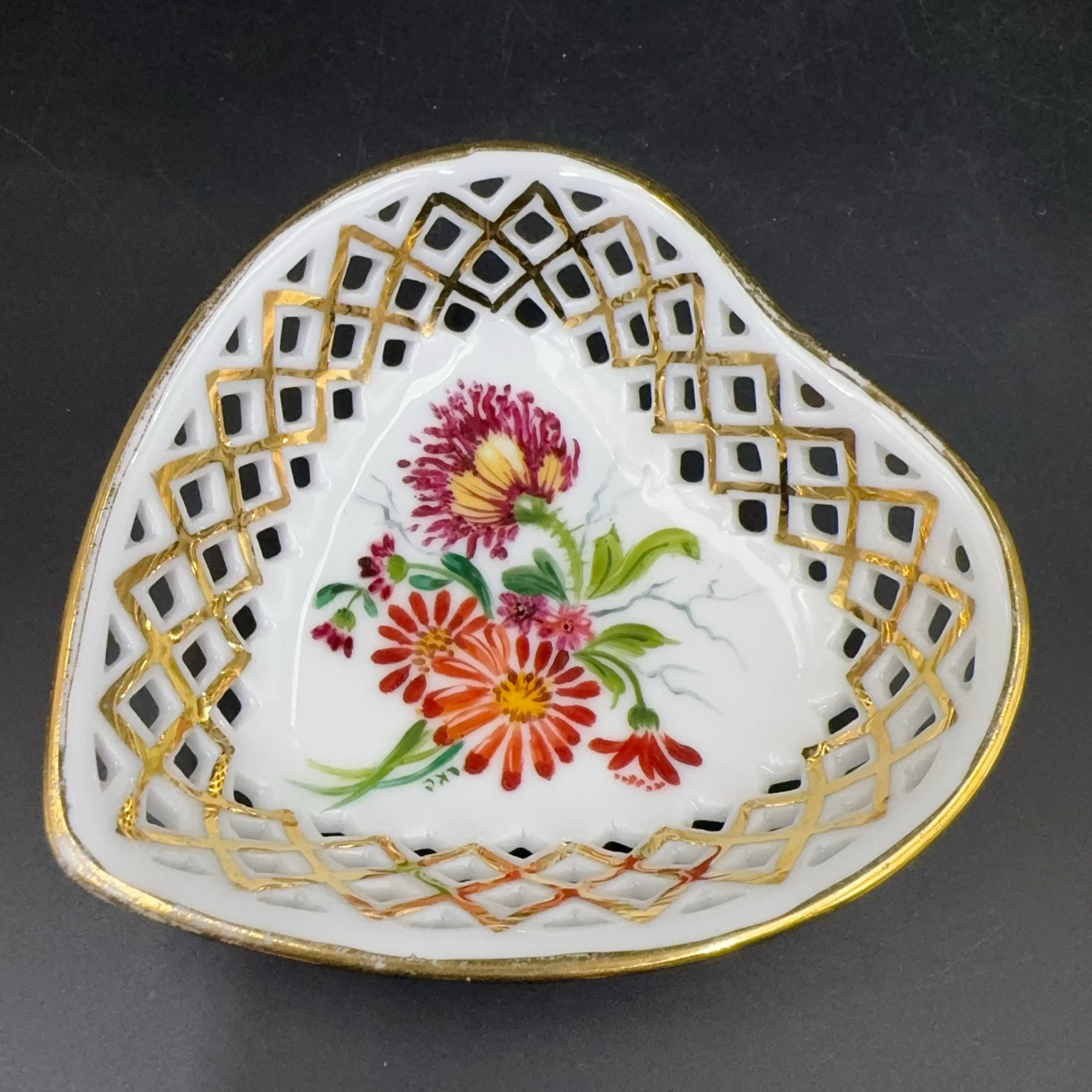 Image 2 of 8