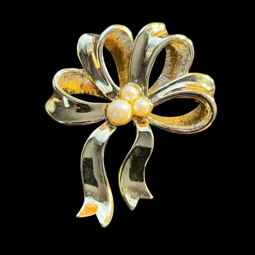 Brooch Pin As Pictured Avon