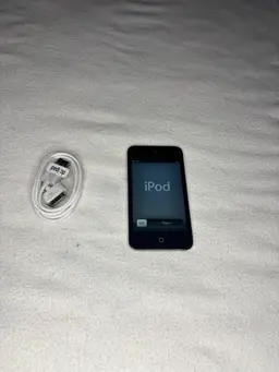 Apple iPod Touch 4th Gen 16GB Black A1367 WiFi MP3 Player Tested Cable Included