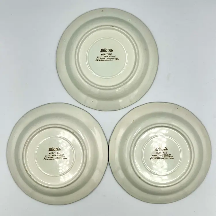 Set Of 3 Mikasa Heritage IMARI BOUQUET  8” Salad Plates Discontinued Japan