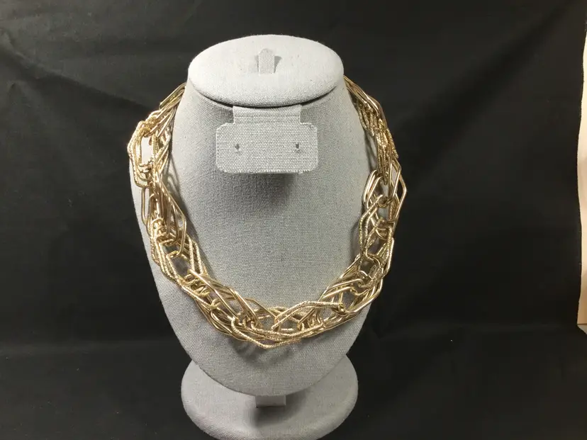 Chunky, gold tone interwoven links chain, gold tone, 20" timeless style