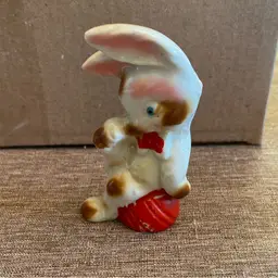 Al- Vintage Porcelain Bunny