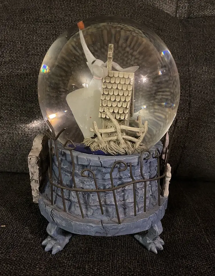 Disney Nightmare Before Christmas Zero Snowglobe Snow dome Music Box