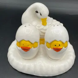 #01 Charming Mama Duck Goose and Chicks Salt & Pepper Shaker Set