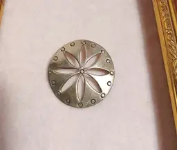 Silver brooch with floral design marked 925 Mexico