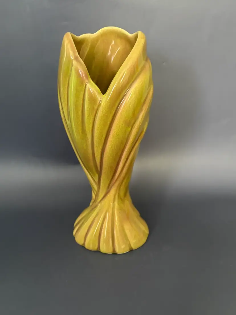 Vintage West Coast Pottery Vase Beautiful Green and Pink Glaze  9" Tall #431