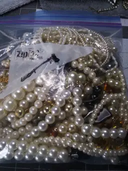Jewelry lot faux pearls, fresh water pearls, bracelets, necklaces, earrings vintage and contemporary