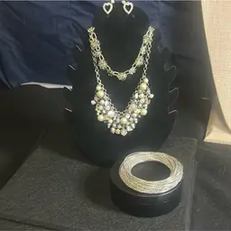 #04 - Vintage Jewelry 4pc Lot