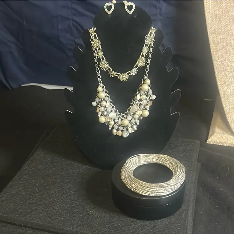 #04 - Vintage Jewelry 4pc Lot