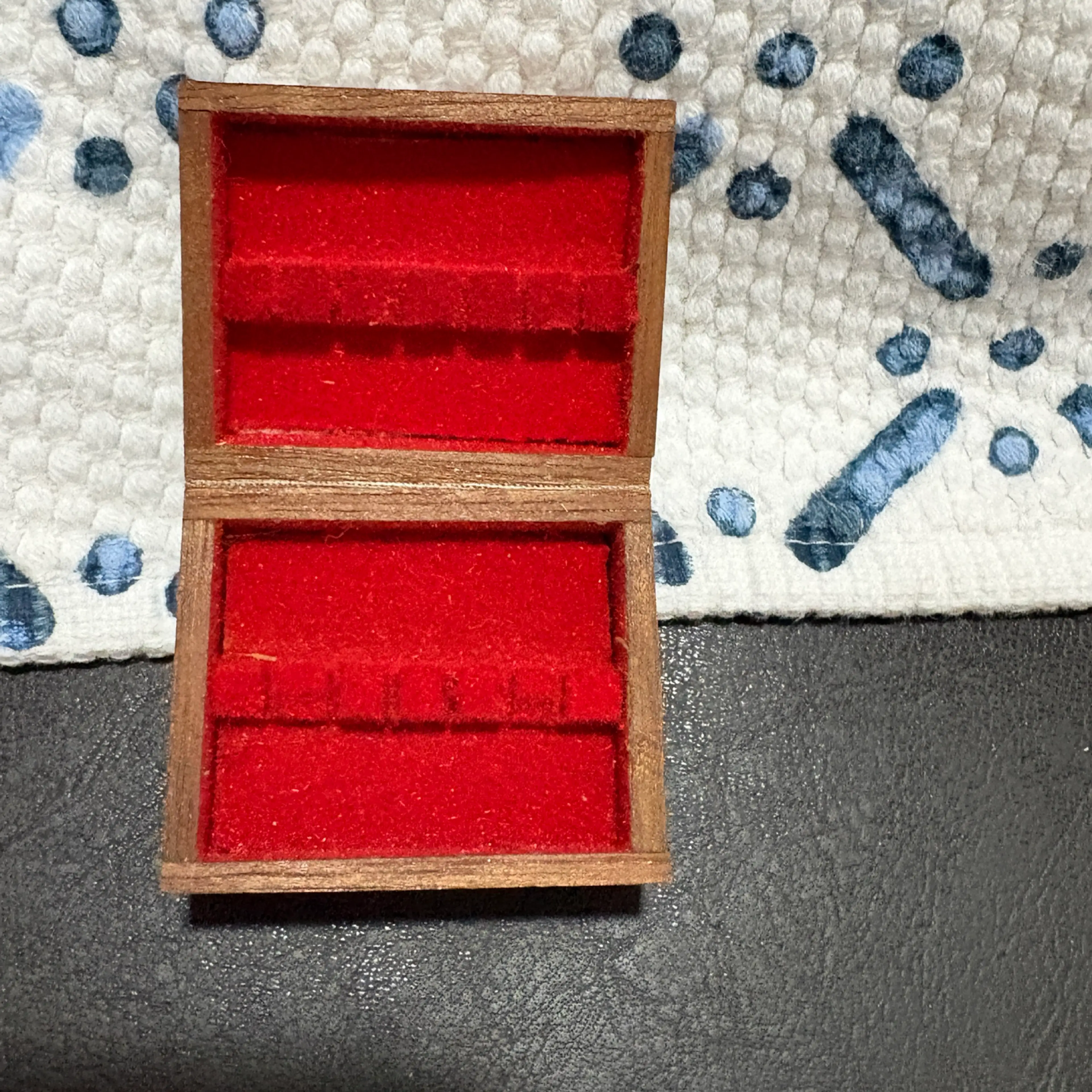 Image 4 of 4