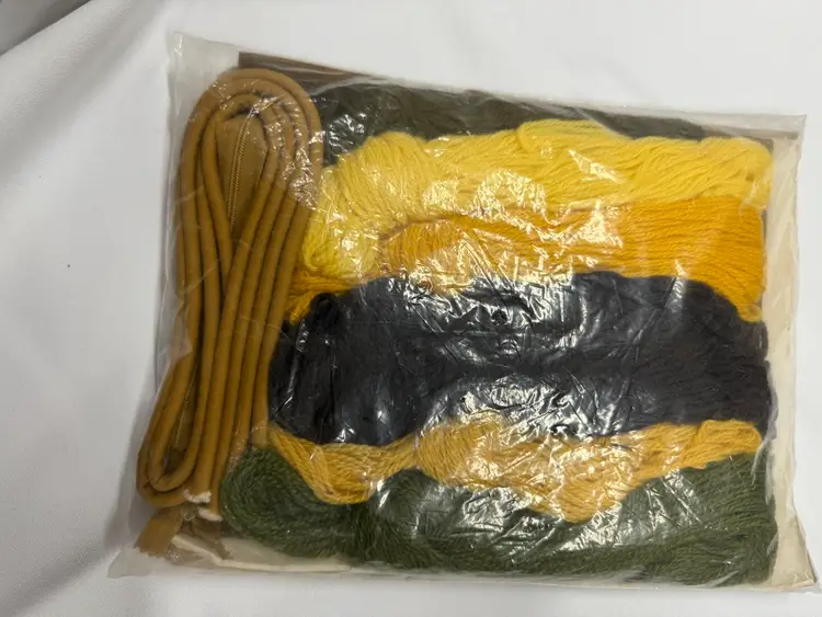 1962 Crewel Embroidery Kit For A 14” Pillow