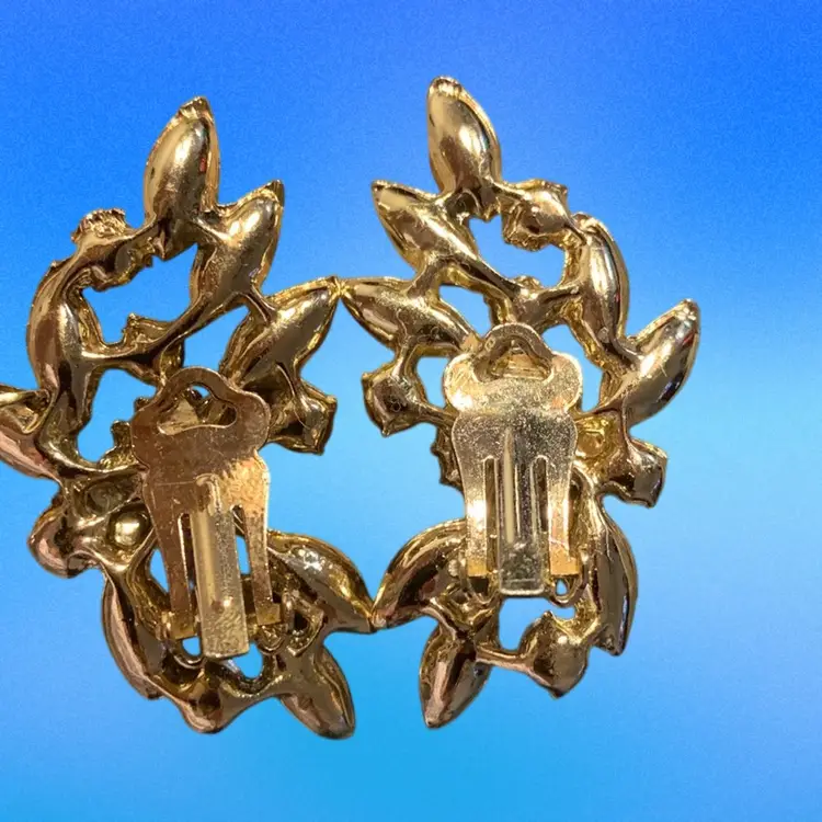 Ornate Gold Tone Purple And Pink Iridescent Rhinestone Cluster Ear Huggers Clip On Earrings