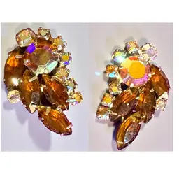 Vintage Juliana D&E Root Beer Rhinestone Clip On Earrings Verified