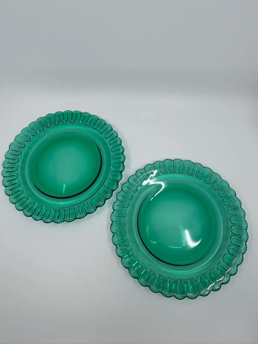 2 Vintage 1950S Indiana Glass Green Christmas Candy Plates 8”
