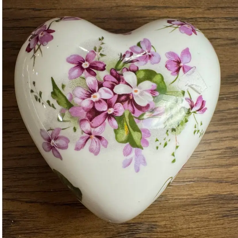 4x5” Vintage Hammersley Victorian Violets Heart Trinket Box made in England Bone China