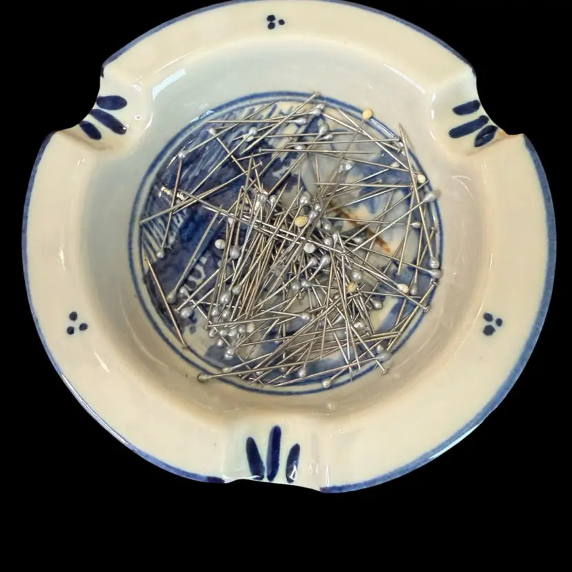 Zenith Gouda Delft Ashtray With Pins