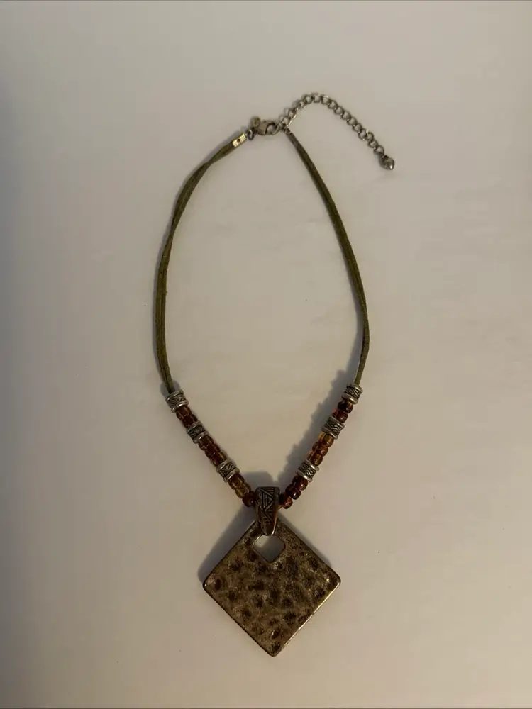 Premier Designs  BALI   Antiqued Matte Brass Pendant Necklace