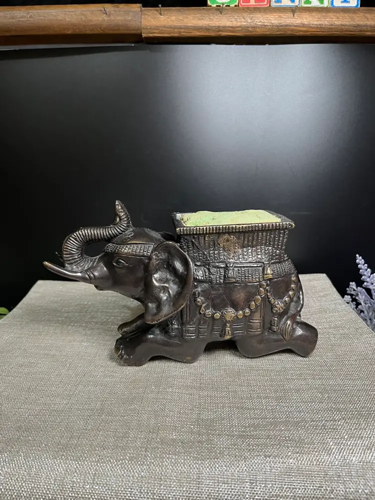 #01 Bronze Elephant Planter