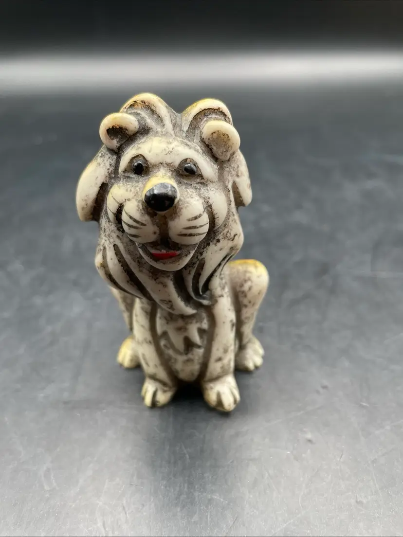 VTG Resin Happy Go Lucky Lion Figurine