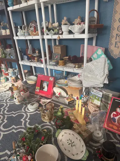 Happy Holiday! Scan The Shelves With LE 