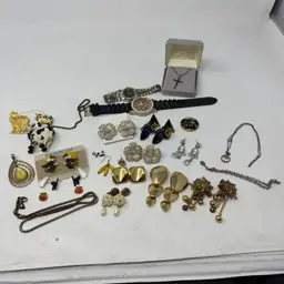 Lot Of Costume Jewelry Mixed Accessories