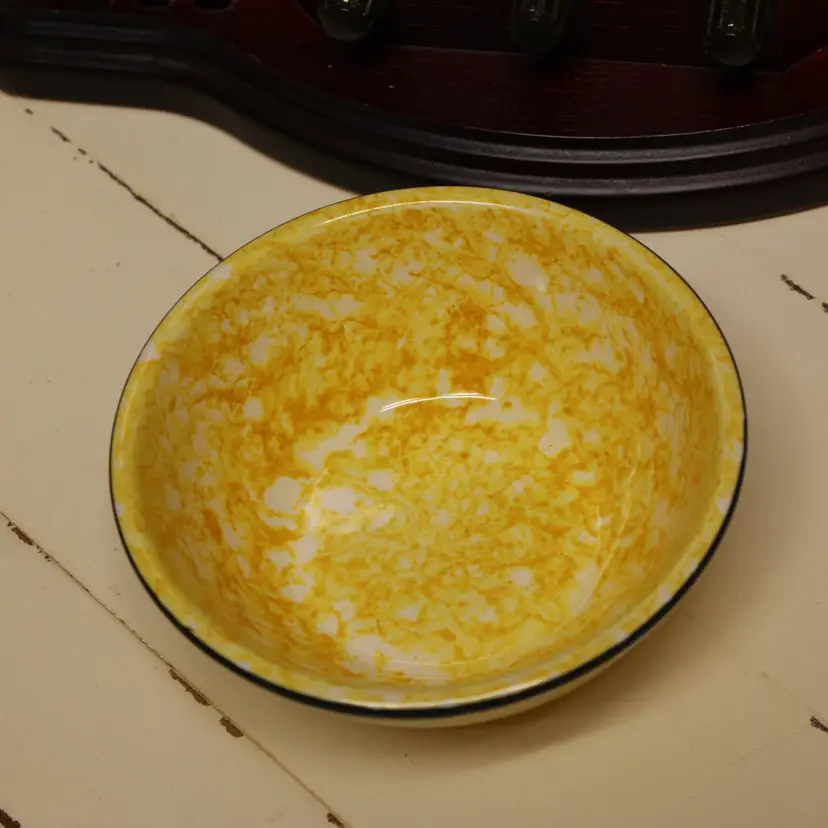 Hand painted Stangl Town and Country 5 1/2 inch Yellow splatterware bowl