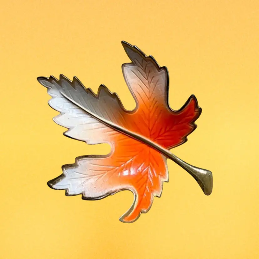 Autumn Leaf - Gold Tone Enamel Brooch