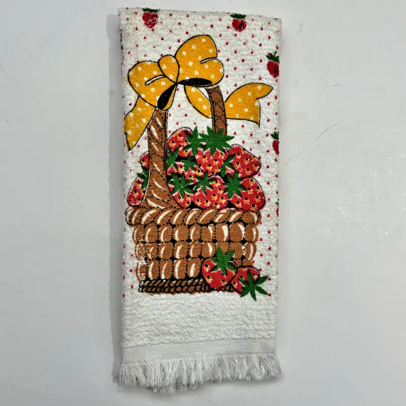 Strawberry Basket Fringed Dish Towel RTC Terry Cloth 14x24 Farmhouse Vintage
