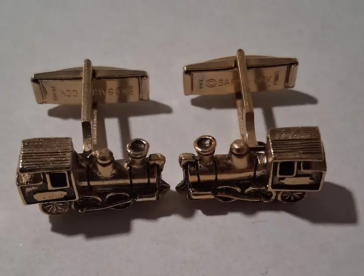 Santa Fe Train Engine Cuff Links & Tie tack Set Gold tone Sarah Coventry Vintage