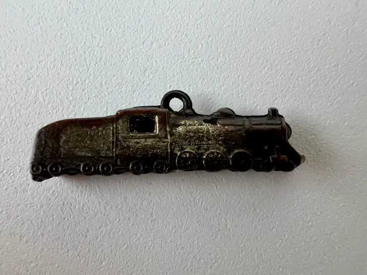 Circa 1922 DOWST Vintage Premium Cracker Jack Prize Toy Train Steam Engine Charm