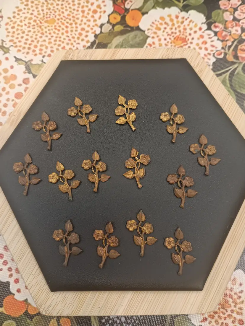 14 count Rare Vintage Brass Flower Motif Stampingsu