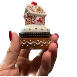 Gingerbread Trinket With Little Gingerbread man Inside