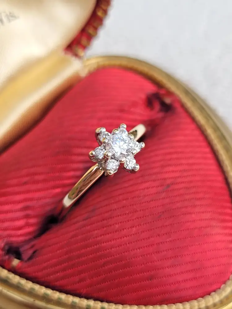 Vintage 10k Yellow Gold Cubic Zirconia Star Cluster Engagement Ring Sz 8.5