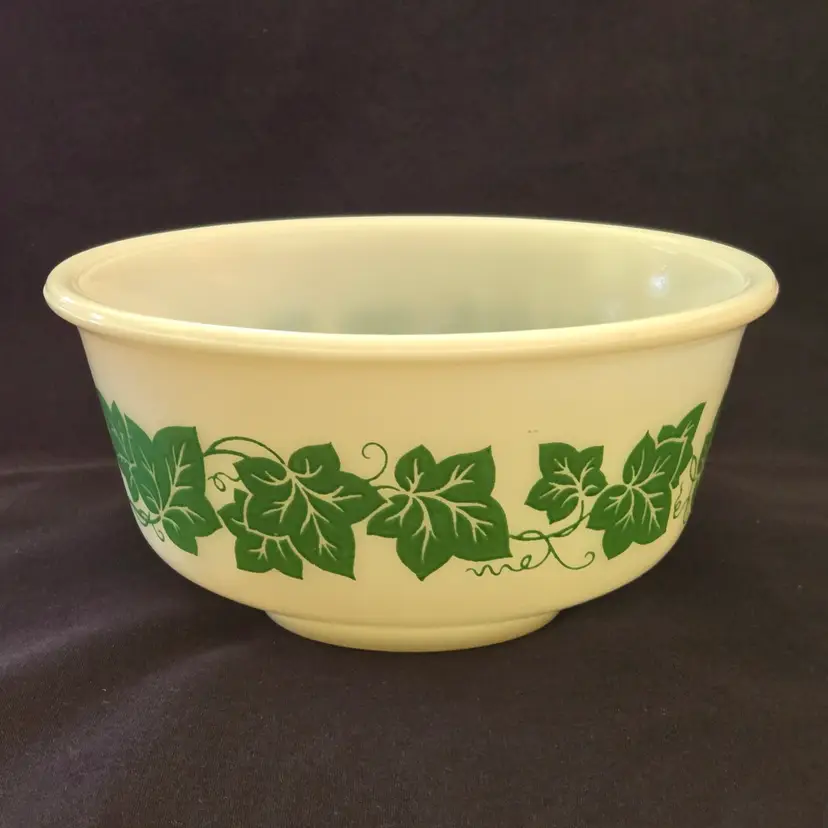Hazel Atlas Mixing Bowl Green Ivy on Milk Glass 7" Diameter 3⅜" Tall Vintage