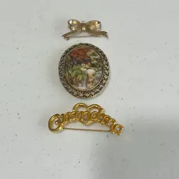 3 Pendant Brooch Gold Toned