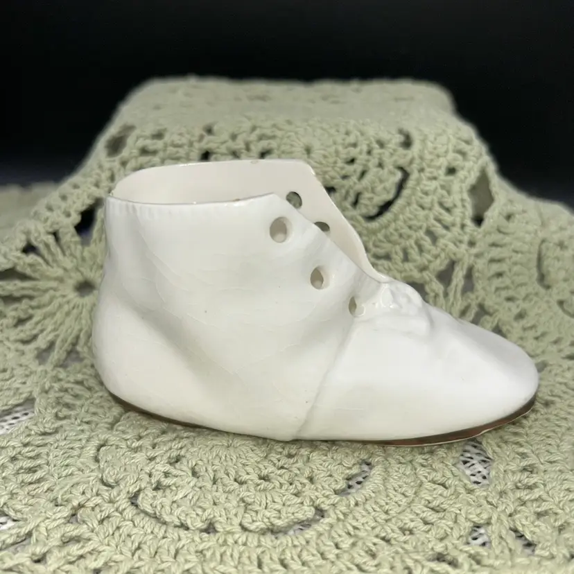 **Vintage Porcelain High Top Baby Shoe Planter