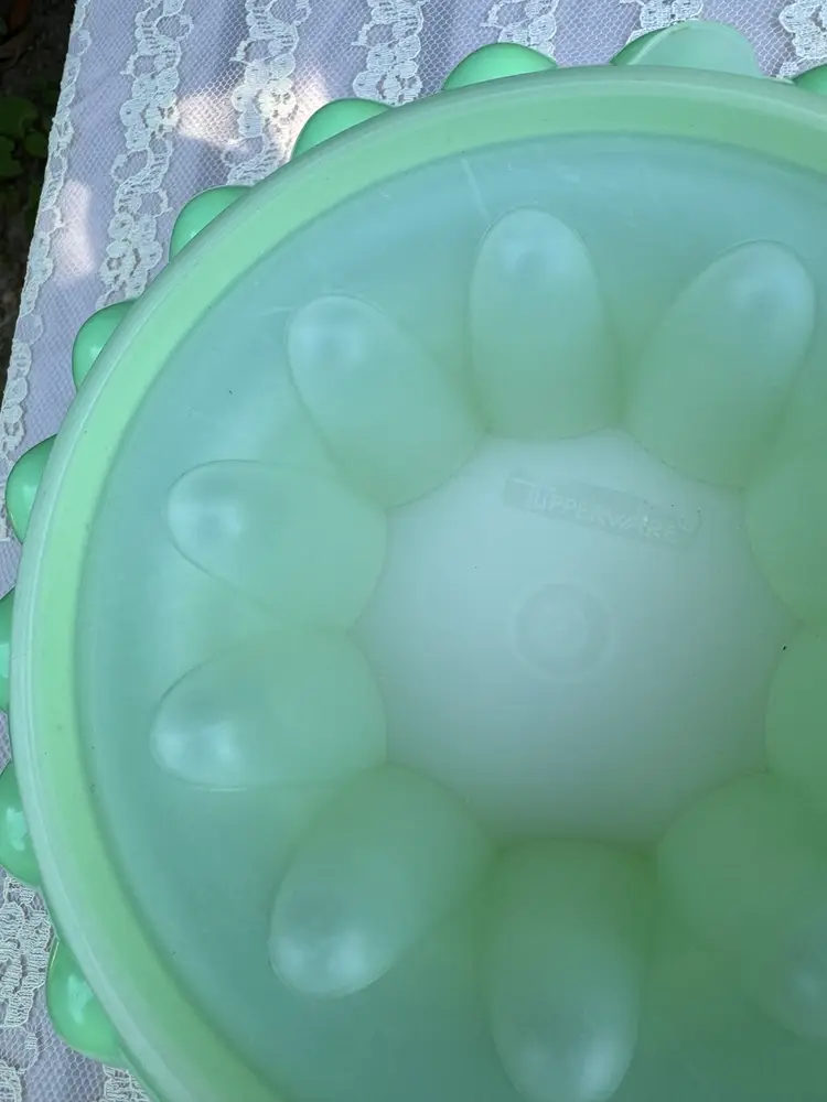 Vintage 1960’s Mint Green Tupperware Jell-O Mold
