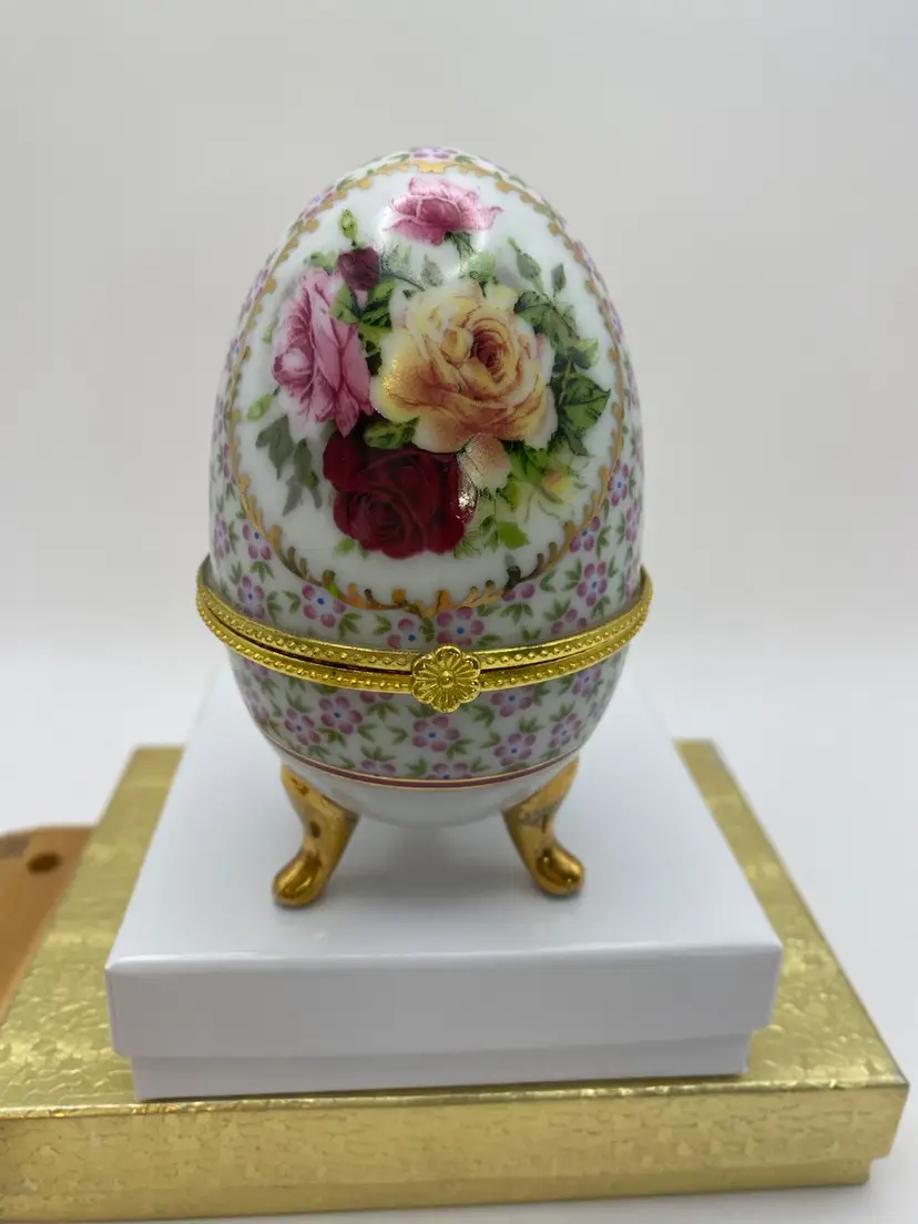 Fine Porcelain Imperial Design Egg Form Hinged Footed Trinket Box
